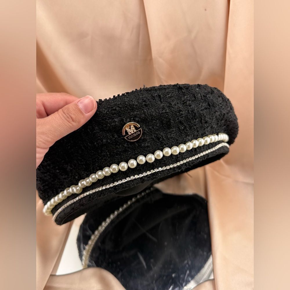 Elegant Black Beret with Pearl & Rhinestone Accents - Picture 4 of 7